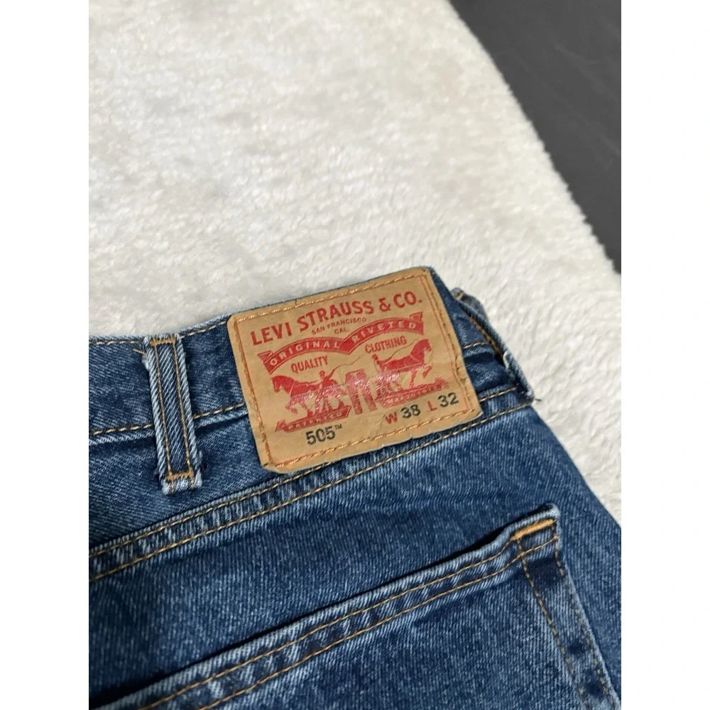 Levis used look